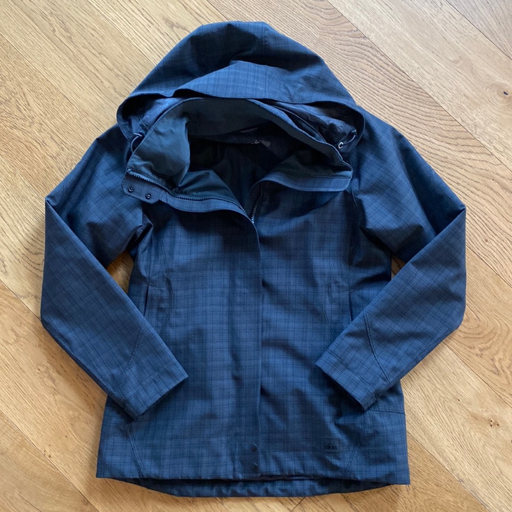 Women’s REI Lightly Insulated Raincoat w/removable hood